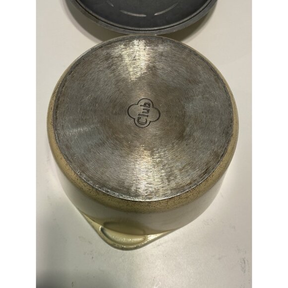 Vintage Club Aluminum 4 Qt. Dutch Oven Sour Dough Almond Cream Circle Camping - Picture 4 of 8